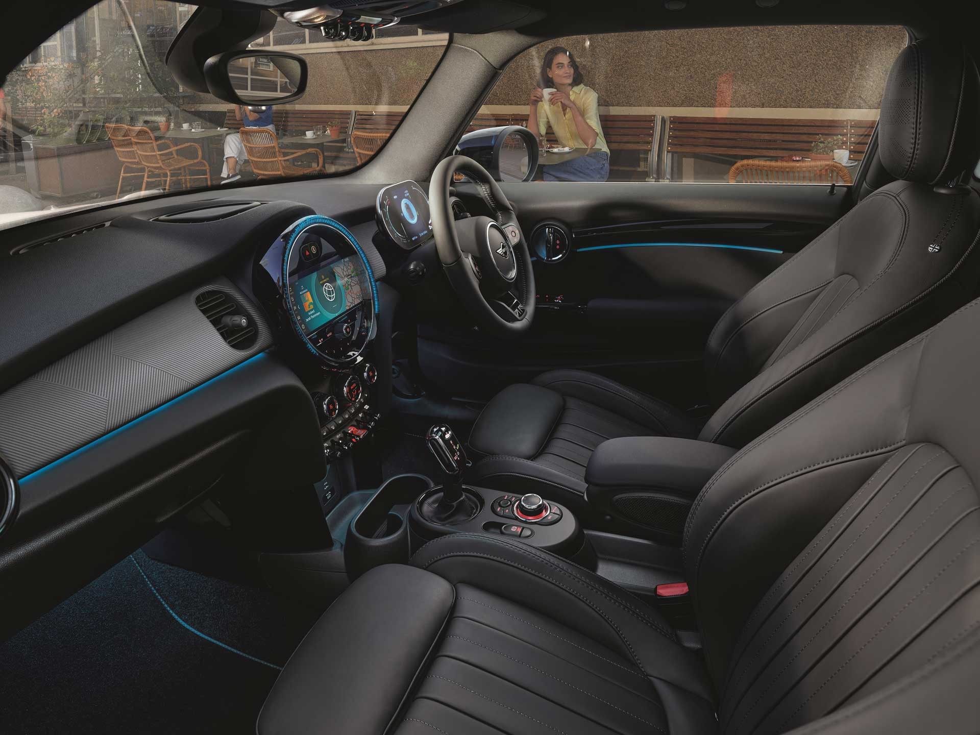 The New MINI 3 Door – プレミアムなクルマ体験